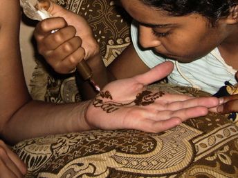 La henna como ritual de belleza de las mujeres marroquíes