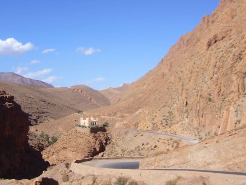 Carretera hacía las Gargantas del Dades