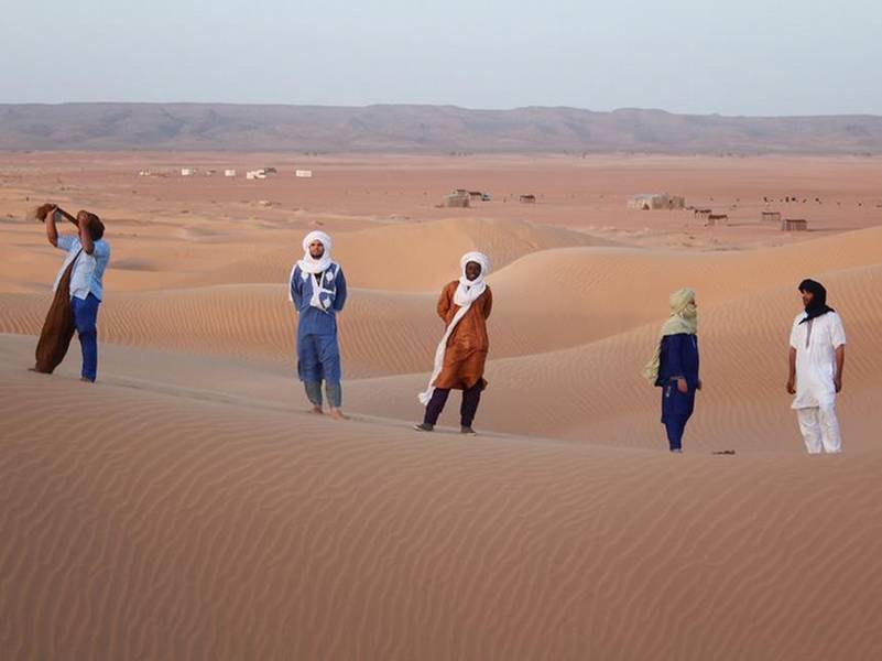 Los Daraa Tribes, tribal fusió y blues del oasis sahariano.