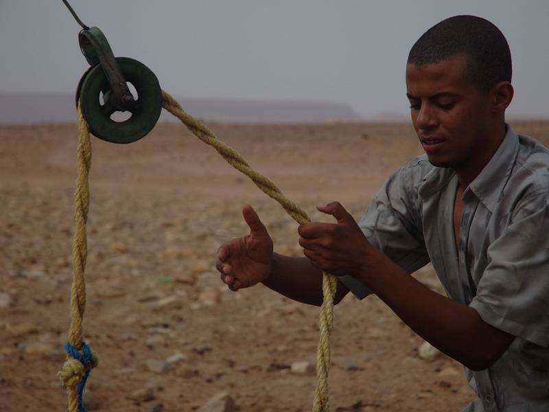 Recogiendo agua del desierto