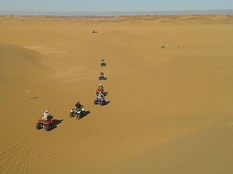 Ruta amb quad pel desert.